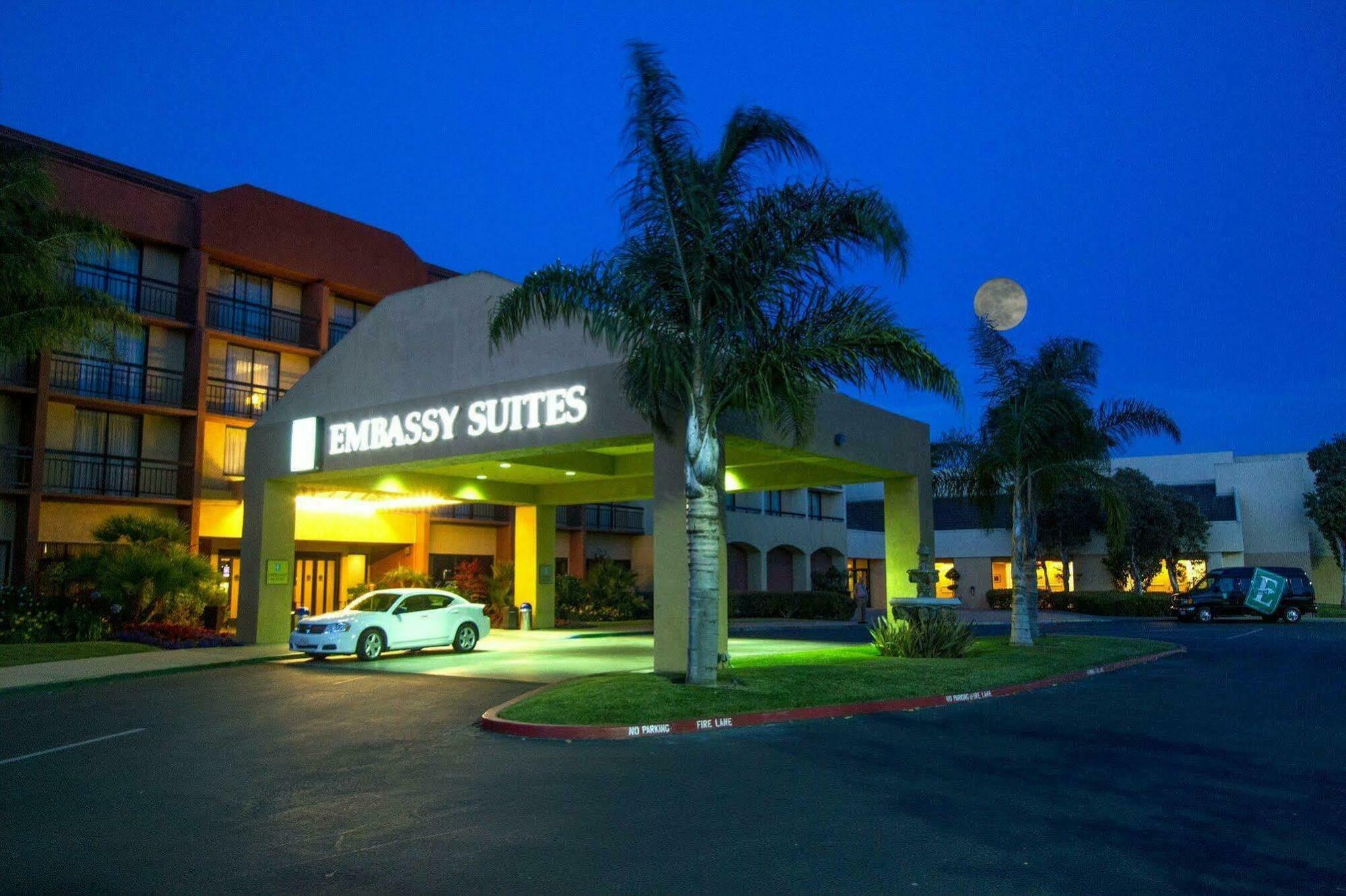 Embassy Suites Сан Луис Оубиспоу Екстериор снимка